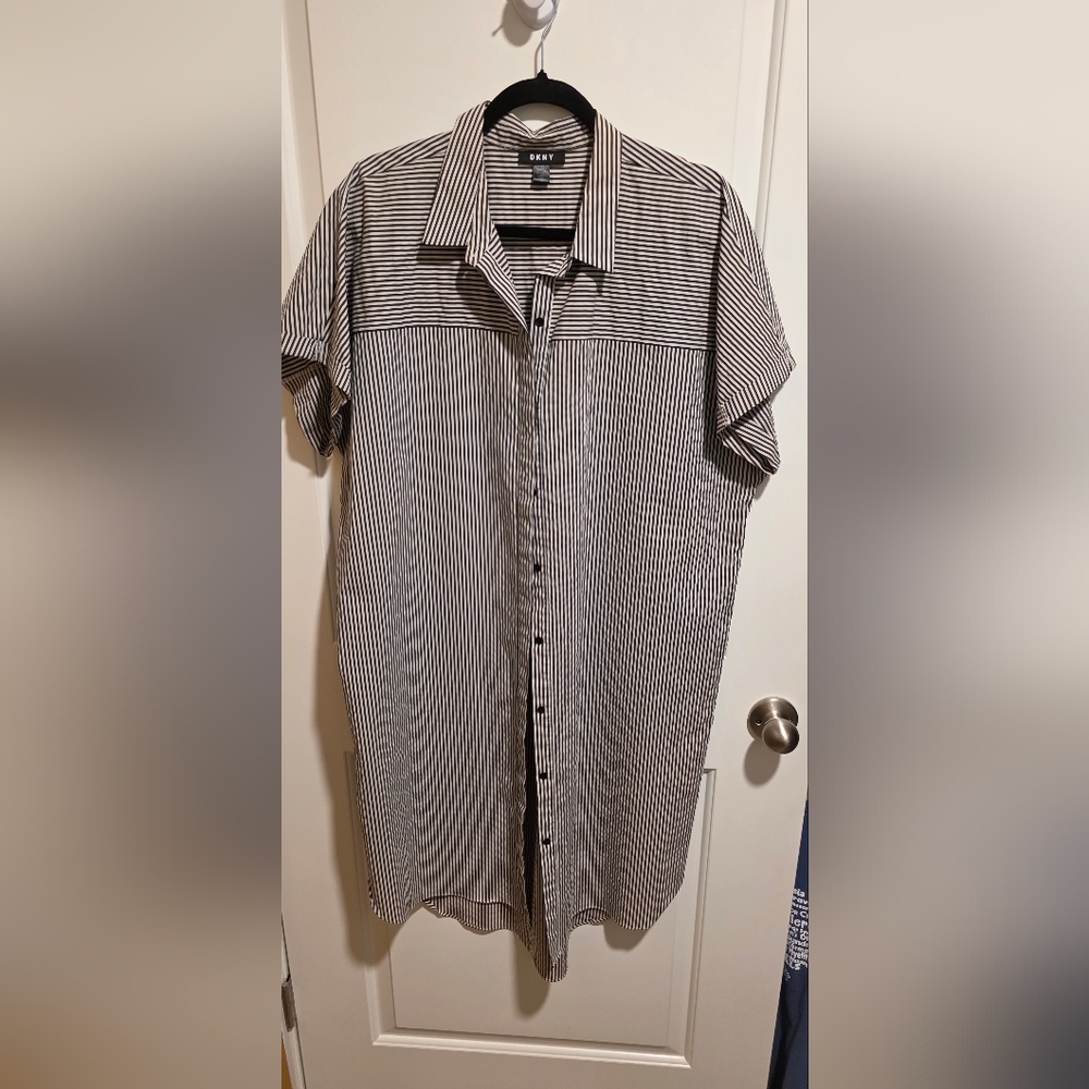 DKNY Womens Black and White Striped Shirt